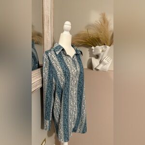 Vici Collection Women’s White and Blue Oversized Small Shirt Dress